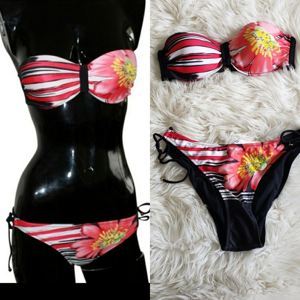 Rhinestones and flowers bikini.